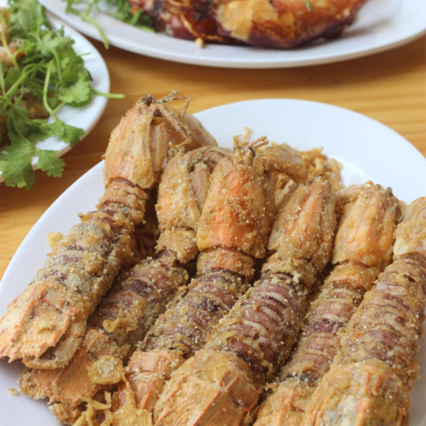 Tôm Tít Hấp Chín Nguyên Con