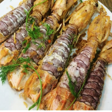 Tôm Tít Hấp Chín Nguyên Con